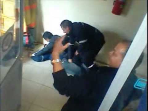 pelea de bomberos al chiste 01