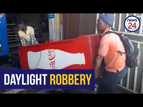 WATCH | Police fire rubber bullets at looters running amok in Turffontein in Joburg