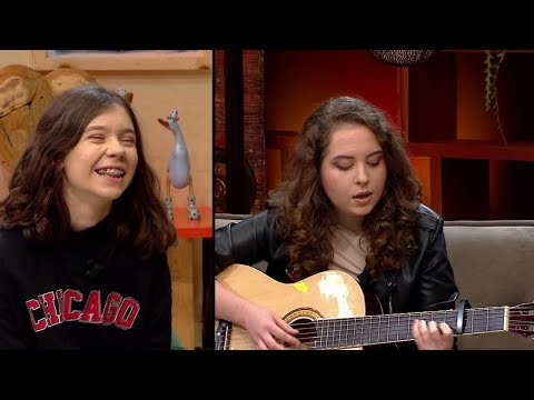 Wow, nje kitare dhe 2 zera unik! Motrat Mancaku befasojne me interpretimin LIVE | ABC News Albania