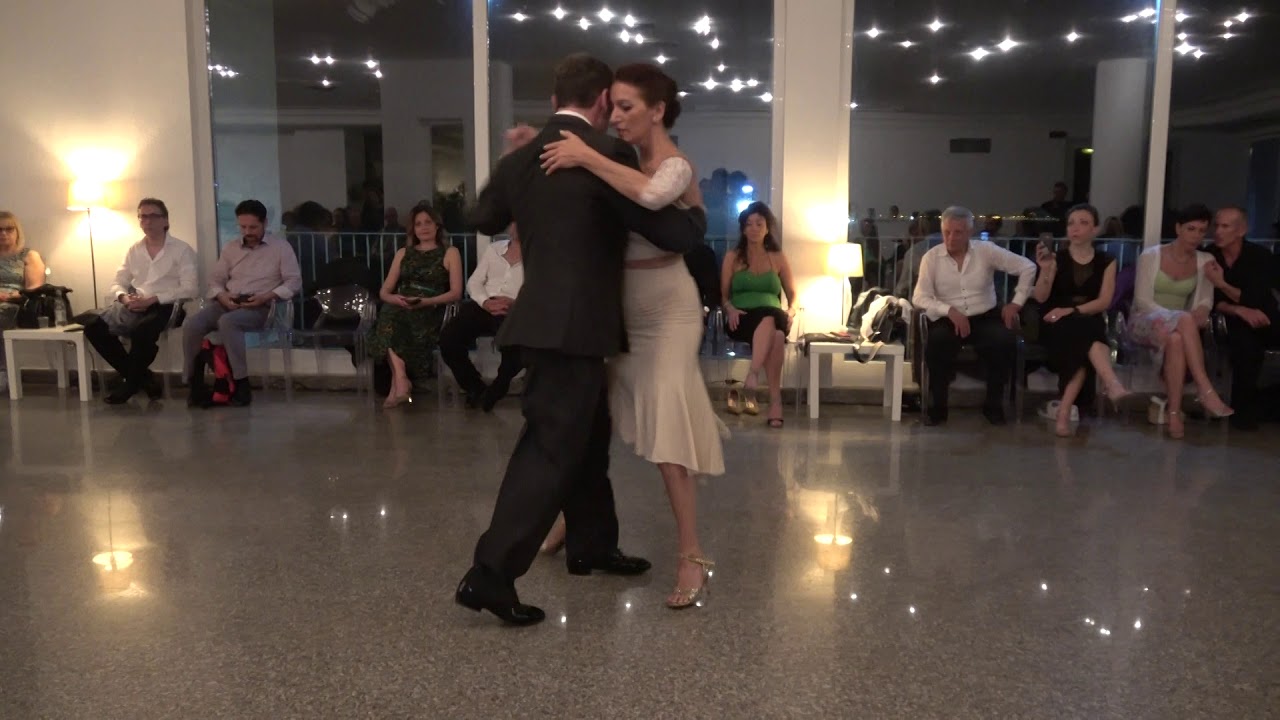 Video thumbnail for Juan Amaya e Valentina Garnier - XII Apulia Tango Festival - Bari - 01.06.2019 1.4