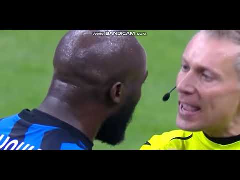 Risse e cartellini rossi nel calcio