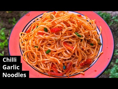 चिली गार्लिक हक्का नूडल्स | Chilli Garlic Noodles Recipe | Restaurant Style Spicy Veg Noodles