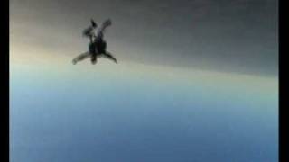 preview picture of video 'peronne Skydive assis avril 2009'