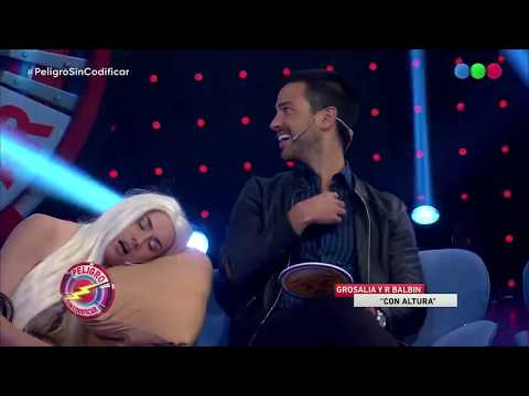 Grosalía y R Balvin cantan "Con altura" en Peligro Dúos - Peligro Sin Codificar 2019