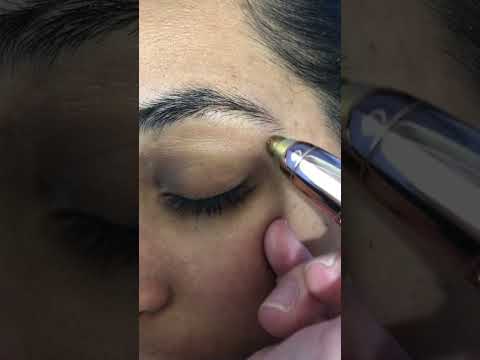 Electric eyebrow trimmer