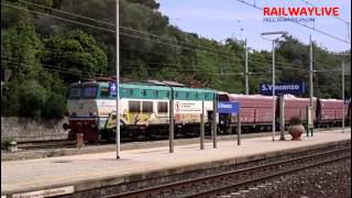 preview picture of video 'Class E 656 with Italian Freight Train in San Vincenzo (HD)'