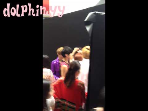 [FANCAM]120728 EXO backstage at EXO Mini Live in Thailand[1]