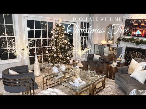 , title : 'CHRISTMAS 2022 | GLAM FAMILY ROOM DECORATING IDEAS |  TREE DECORATING  | Taillored Canvases'