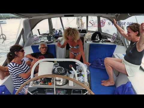 navighiamo lungo la splendida Costiera Amalfitana,a Capri, Ischia Procida,