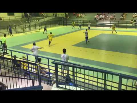 Defesa do goleiro Romarinho