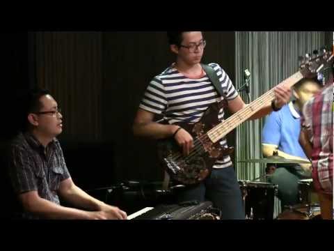 Dennis Junio & Rafi The Beat ft. Matthew Sayersz - Four @ Mostly Jazz 02/06/12 [HD]
