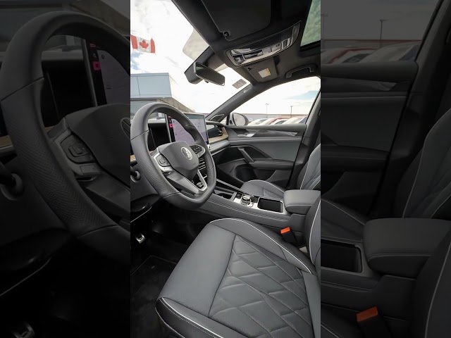 Photo 2026 Volkswagen Tiguan Comfortline R-Line Black Edition 4MOTION #1
