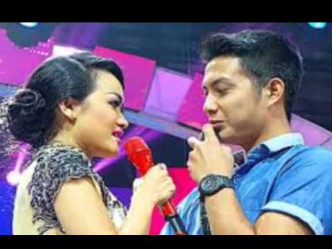 Kemesraan Julia Perez Dan Security Gantengnya