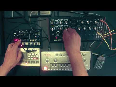 TT-303 DFAM Sample Kick PO-12 - Live Techno Hardware Jam - 2019-05-17