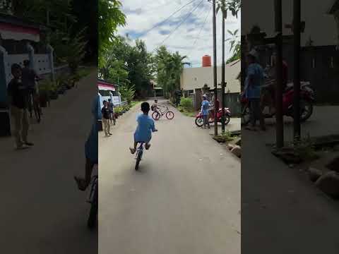 Hampir Menabrak, Hilang Kendali dan Jatuh dari Sepedah, Freestyle Sepeda, #freestyle #automobile