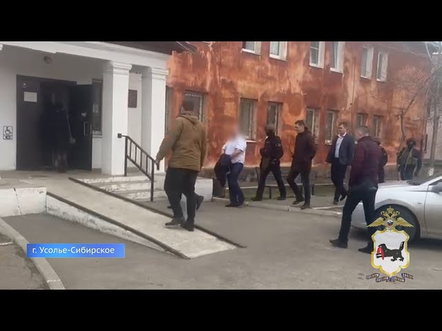 Усольский чиновник вымогал деньги