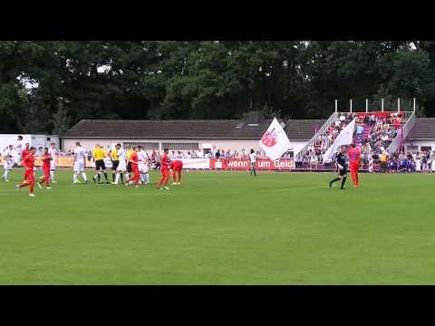 TV Jahn HIesfeld - KFC Uerdingen  0:0 (15.08.15/Einlauf)