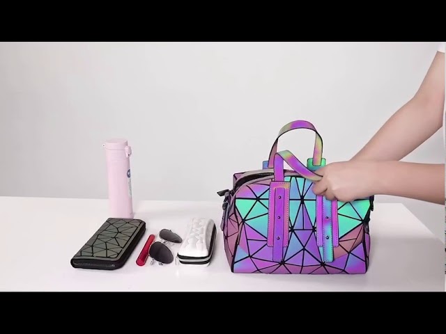 Vídeo relacionado con YOFIEN Braguitas de Mujer con Textura holográfica de arcoíris Muy Bonitas, Bolsa de Soporte, cómodas y Suaves.