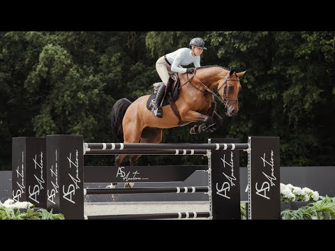 Bella Daze-W - Jumping