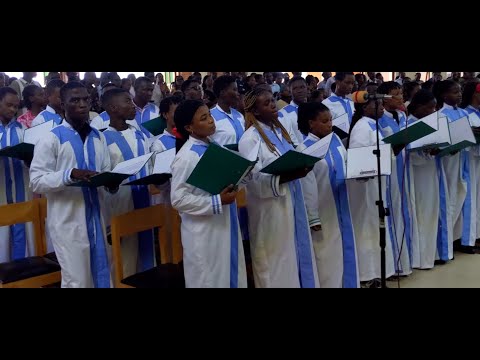 Umuhamirizo w'ibiremwa (Muze dusingize Imana) performed by Chorale Voice of Angels UR Nyagatare