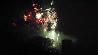 preview picture of video 'Denbigh Castle Fireworks display Nov. 5th 2009'