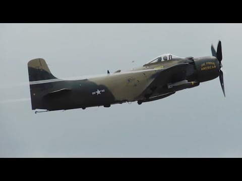 Douglas A-1 Skyraider Demo | 2019 Abbotsford Airshow