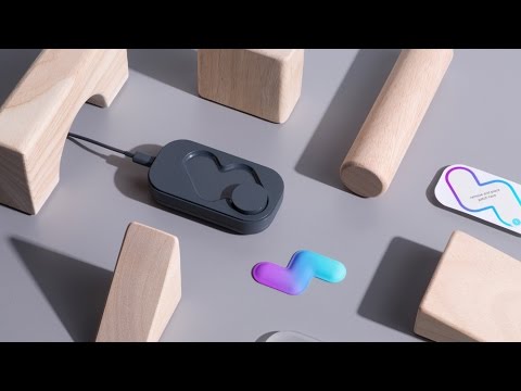 New Deal Design's Fever Scout child thermometer allows parents to monitor temperature remotely