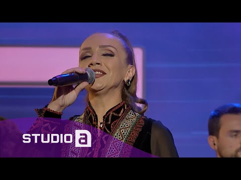 Linda Hakaj- Kolazh këngësh për 28 nëntor