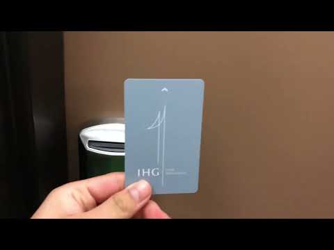 Hotel Tour Of The Downtown Houston Holiday Inn At Houston TX (Early Christmas Video)