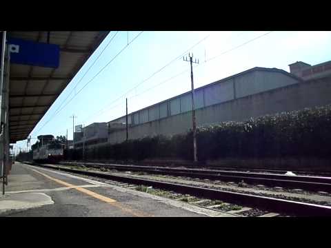 Coppia di E652 in transito al binario 4 a Pomezia