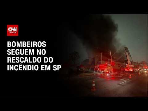 Incêndio toma conta de prédio comercial em SP e bombeiros tentam controlar | CNN NOVO DIA