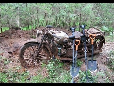 Aparece Enterrada una Moto DKW 300 de la segunda guerra mundial. Detector de metales.