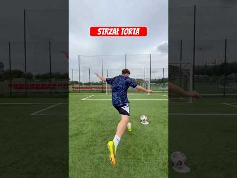 NAJDZIWNIEJSZE strzały w PIŁCE NOŻNEJ ⚽️⚽️⚽️