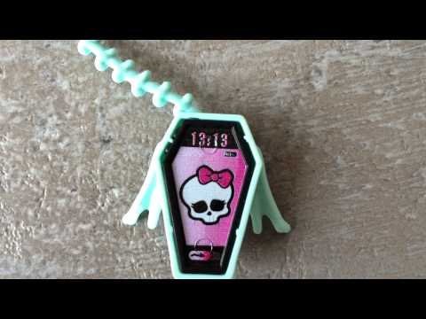 Rochelle Goyle & Catrine DeMew - Ghoul Chat - Review