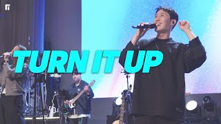 TURN IT UP (FIA.ver) - 피아워십