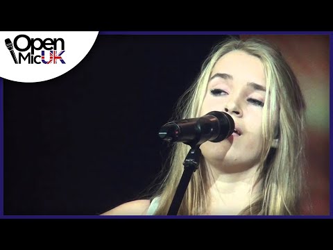 PUT YOUR RECORDS ON / LOVE ON TOP - HANNAH COOKE at Sheffield Open Mic UK Singing Competition