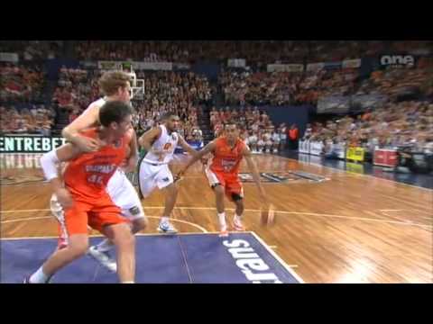 NBL 2011 Semi Final G2 Townsville Crocs@Cairns Taipans