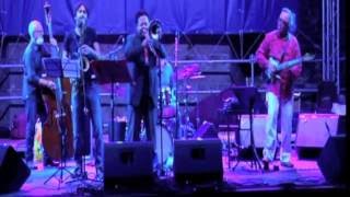 The roar at the door & Nguyen Le: "La Strada"