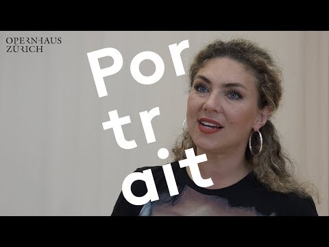 Hinter dem Vorhang: Annette Dasch in «Aufstieg und Fall der Stadt Mahagonny»