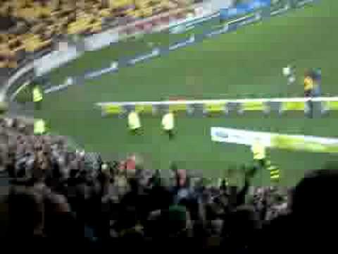 Massive Mexican Wave