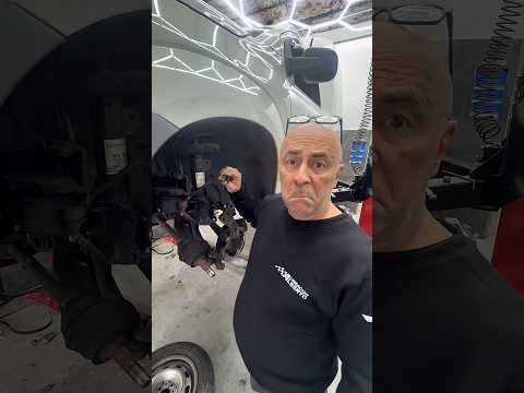 🚨 ¡LE CAMBIARON EL RULEMÁN Y SE LE PRENDIÓ EL ABS! #Mecanica #Taller #FiatFiorino #argentina