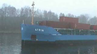 preview picture of video 'Containerschiff MS GÖTALAND im Nord-Ostsee-Kanal'