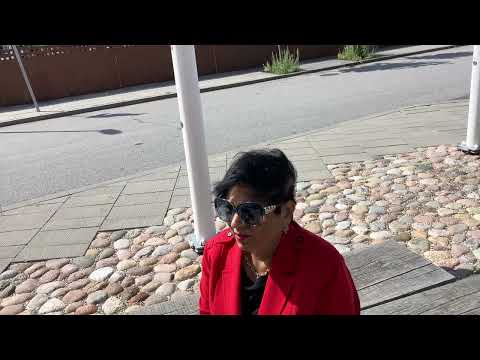 IMG 2399 Aruna & Hari Sharma wait for Shuttle Scandic CPH Strandpark 4* Kastrup, DK, Jun 30, 2025