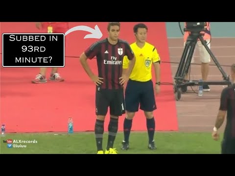 Dude gets subbed on for 2 seconds 😂... then the ref blows the whistle!