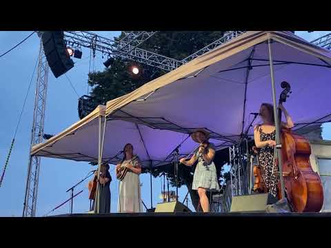 The Green Sisters- Red Clay Halo (Gillian Welch)