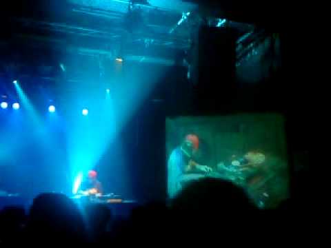DJ Q-Bert en live à l'Usine (Genève) le 27/10/2011
