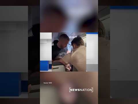 Former MMA fighter restrains airplane passenger from opening door mid-flight