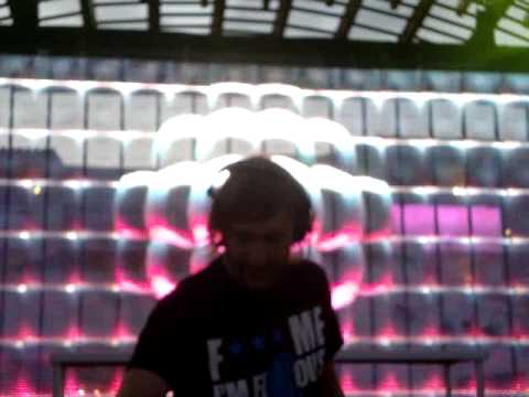 David Guetta - Sweat (Live @ Ushuaia 07/07/11)