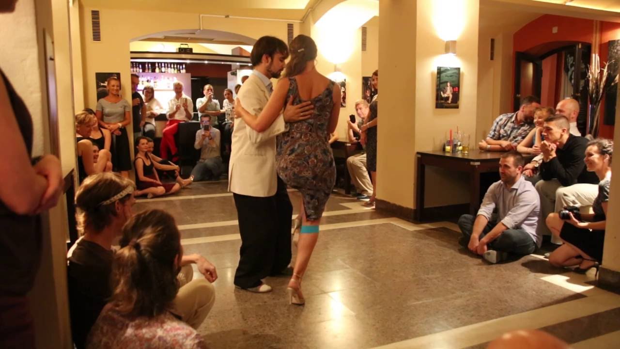 Magdalena(Lena) Tarasova &Vladimir(Vova) Tarasov in Cafe Mimika. "No hay tierra como la mia"