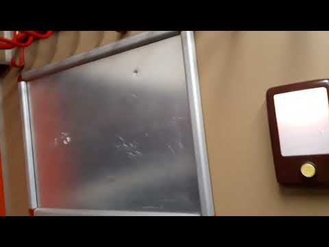 ÖBB 5047 081 4 am Weg nach Wieselburg fährt ein in den Bahnhof Petzenkirchen um 17:12 Am 13.01.2022